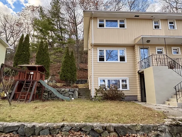 $3,200 | 28 College Farm Road, Unit 2, Waltham, MA 02451