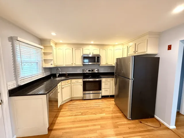 $3,200 | 28 College Farm Road, Unit 2, Waltham, MA 02451