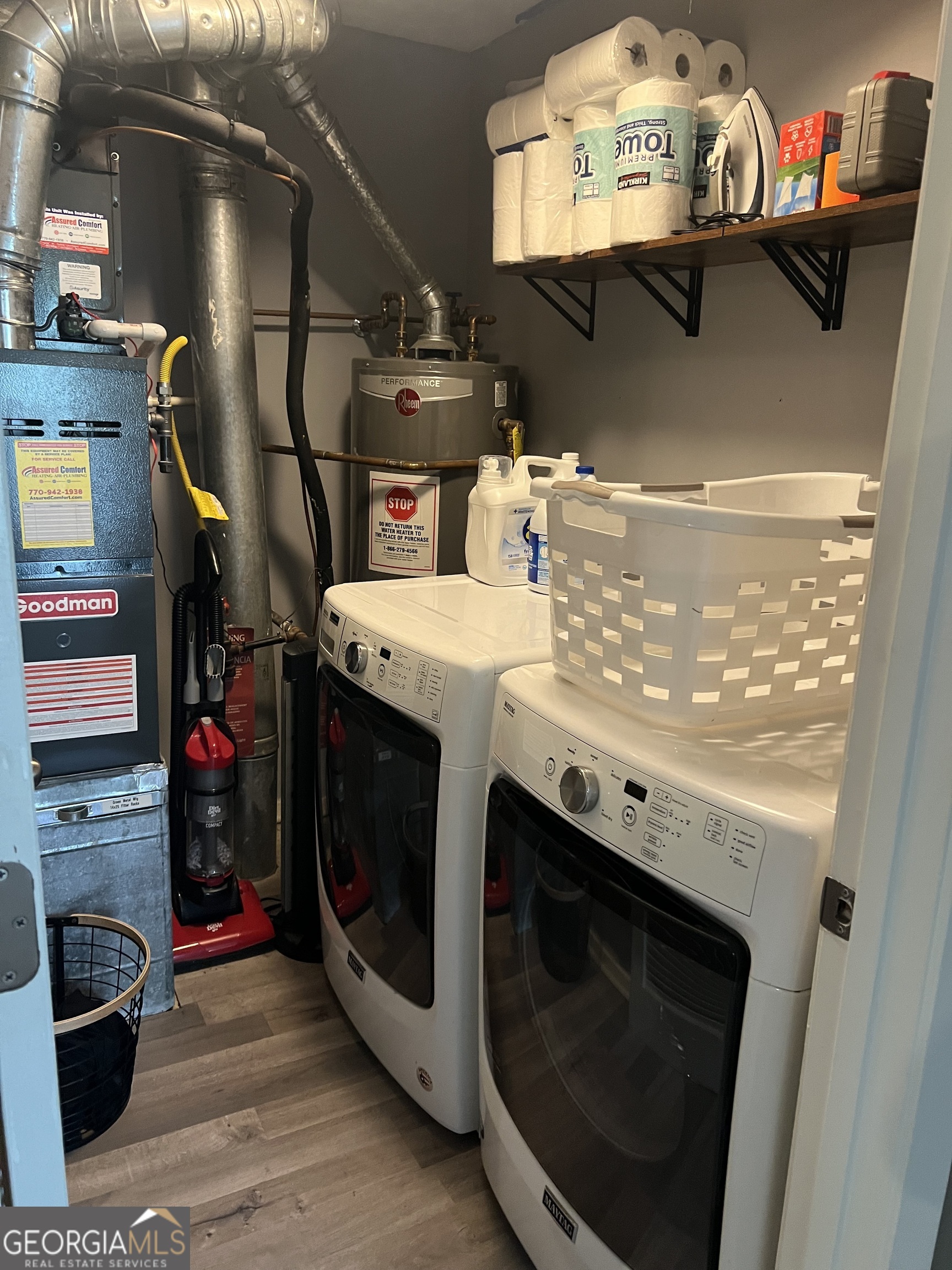 709 Wynnes Ridge Circle Marietta, GA 30067 - Photo 3 of 11 a utility room with dryer and washer