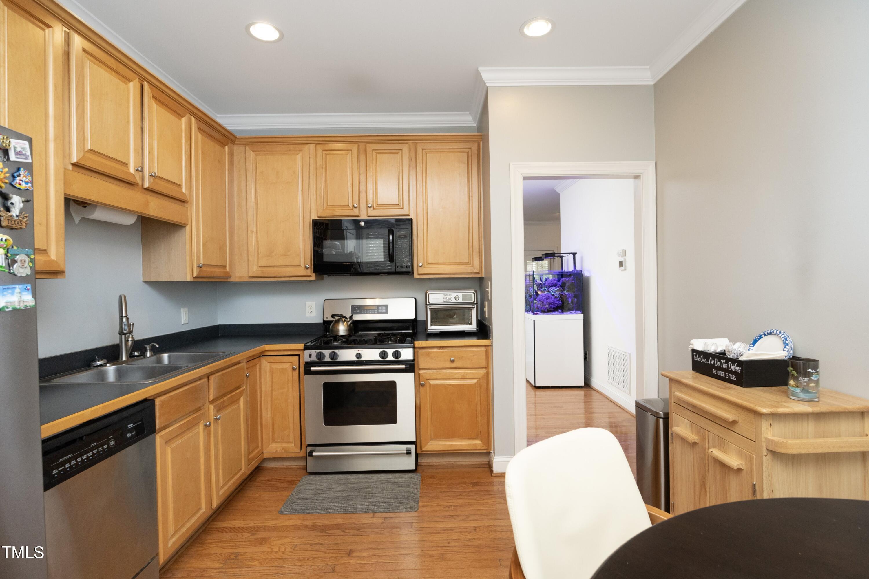 1301 Cameron View Court Raleigh, NC 27607 - Photo 13 of 37 13Kitchen