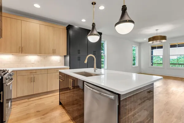 $3,650 | 660 B Vernon Avenue, Nashville, TN 37209