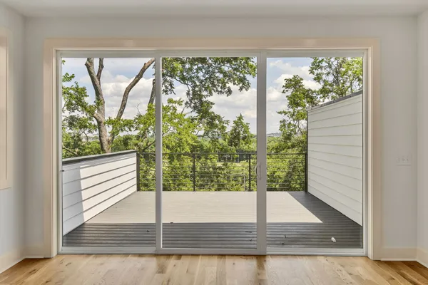 $3,650 | 660 B Vernon Avenue, Nashville, TN 37209