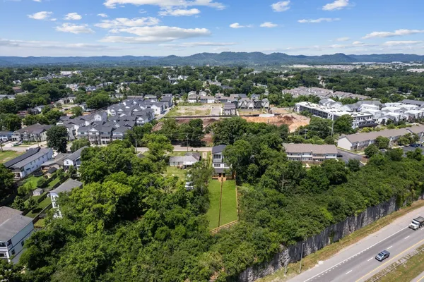 $3,650 | 660 B Vernon Avenue, Nashville, TN 37209