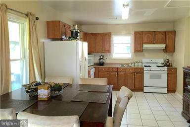 14178 Travilah Road Rockville, MD 20850 - Photo 5 of 16 Kitchen