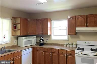 14178 Travilah Road Rockville, MD 20850 - Photo 6 of 16 Kitchen