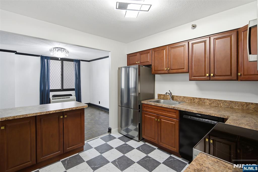 326 Prospect Avenue, Unit 5G Hackensack, NJ 07601 - Photo 14 of 24