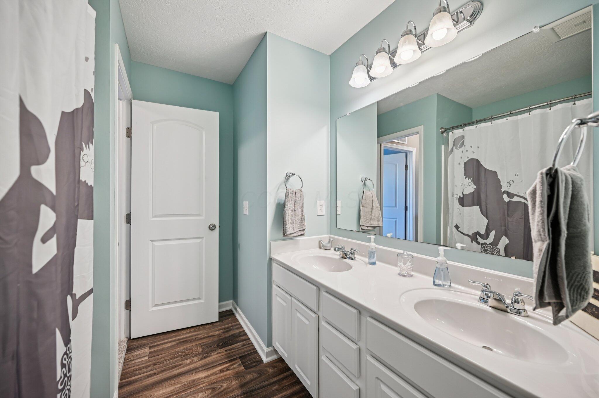 573 Eagle Walk Road Delaware, OH 43015 - Photo 33 of 52 Bathroom 2