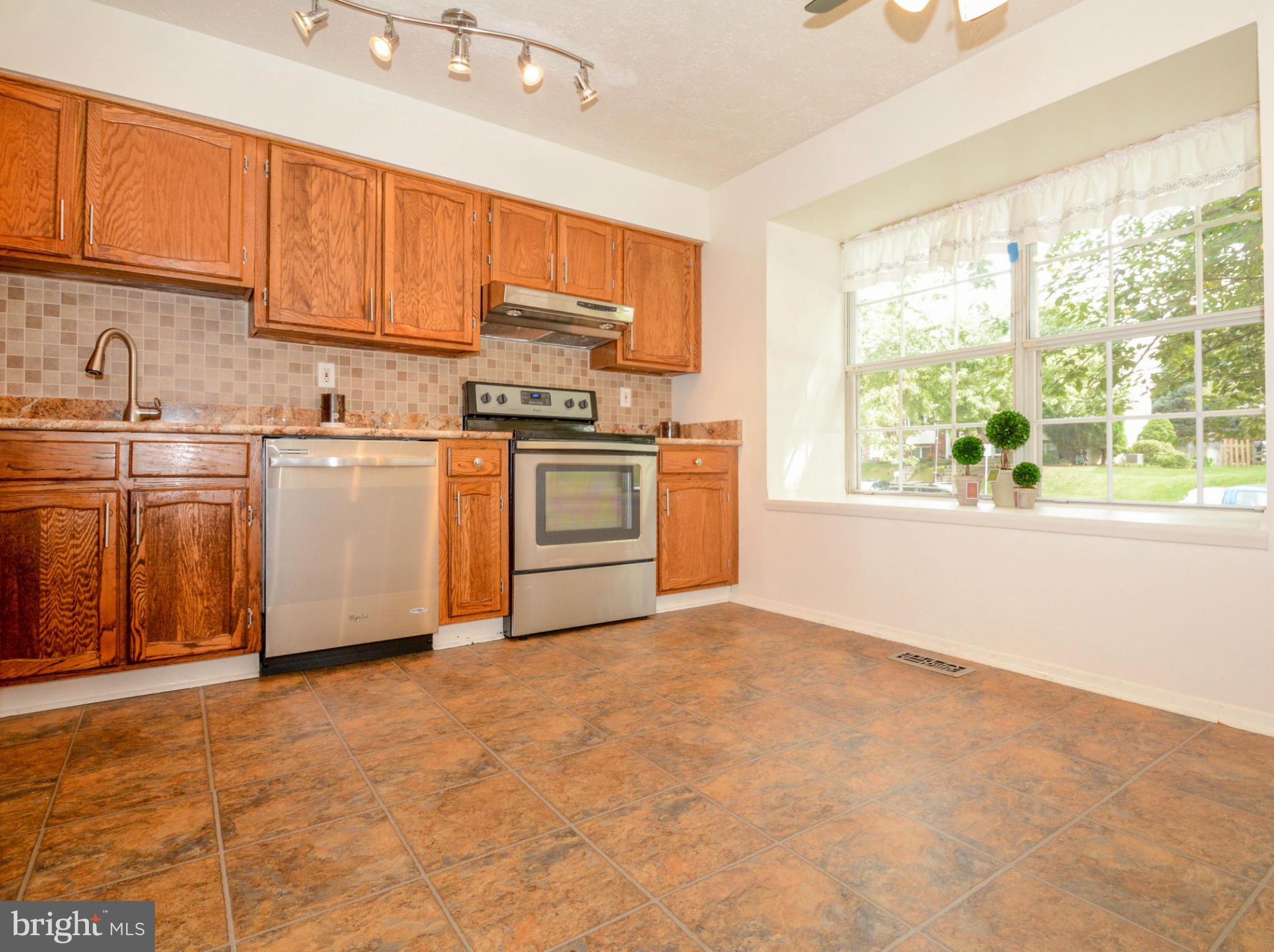 58 Perryfalls Place Nottingham, MD 21236 - Photo 11 of 30 Kitchen