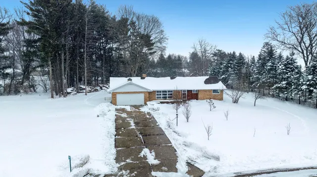 $169,900 | 1849 Weller Drive, Mount Morris, IL 61054