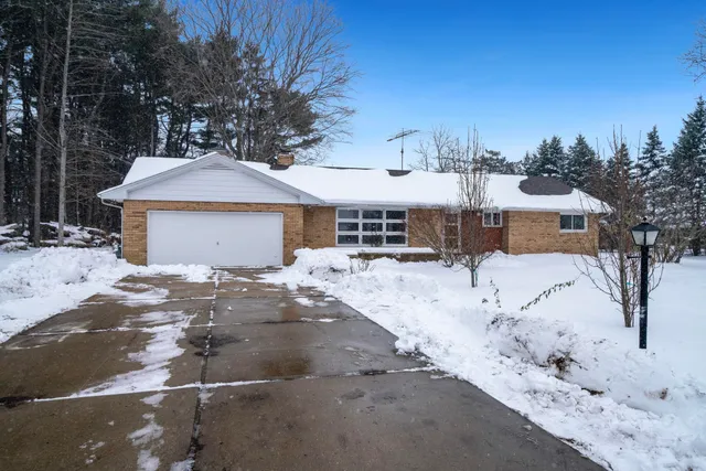 $169,900 | 1849 Weller Drive, Mount Morris, IL 61054