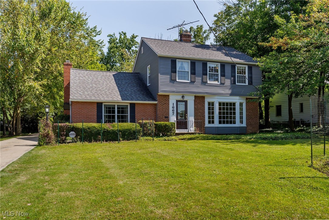 1667 Richmond Road Cleveland, OH 44124 - Photo 3 of 42