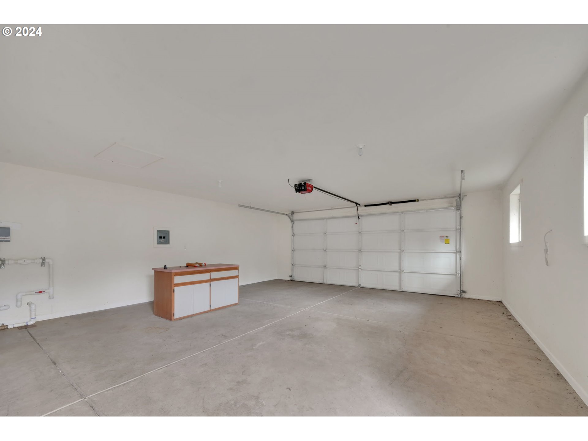 90409 Mountain View Lane Leaburg, OR 97489 - Photo 15 of 18 a view of an empty room