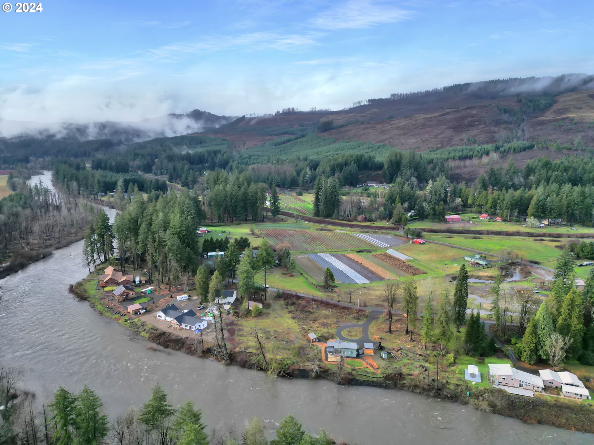 90409 Mountain View Lane Leaburg, OR 97489 - Photo 10 of 18 an aerial view of a houses with outdoor space and street view