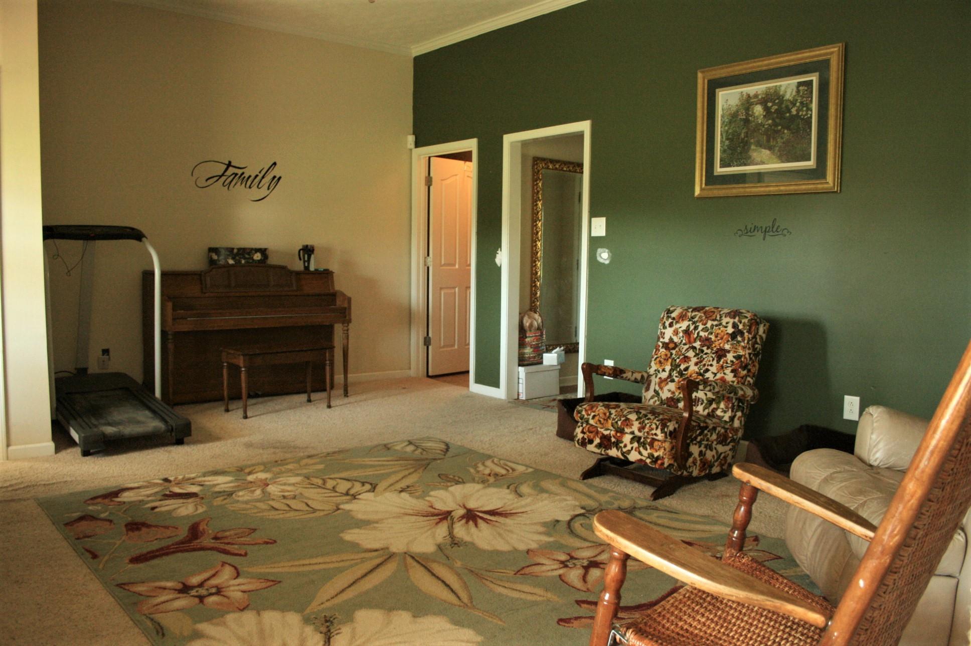 4635 Smiley Road Chapel Hill, TN 37034 - Photo 7 of 22 Spacious Living Room