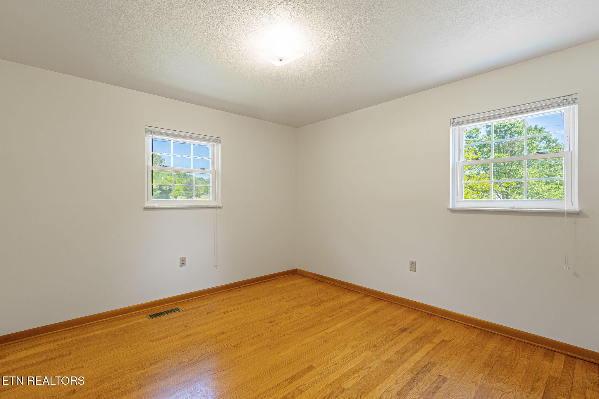 409 Lawnville Road Kingston, TN 37763 - Photo 13 of 29 18-web-or-mls-018--FULL