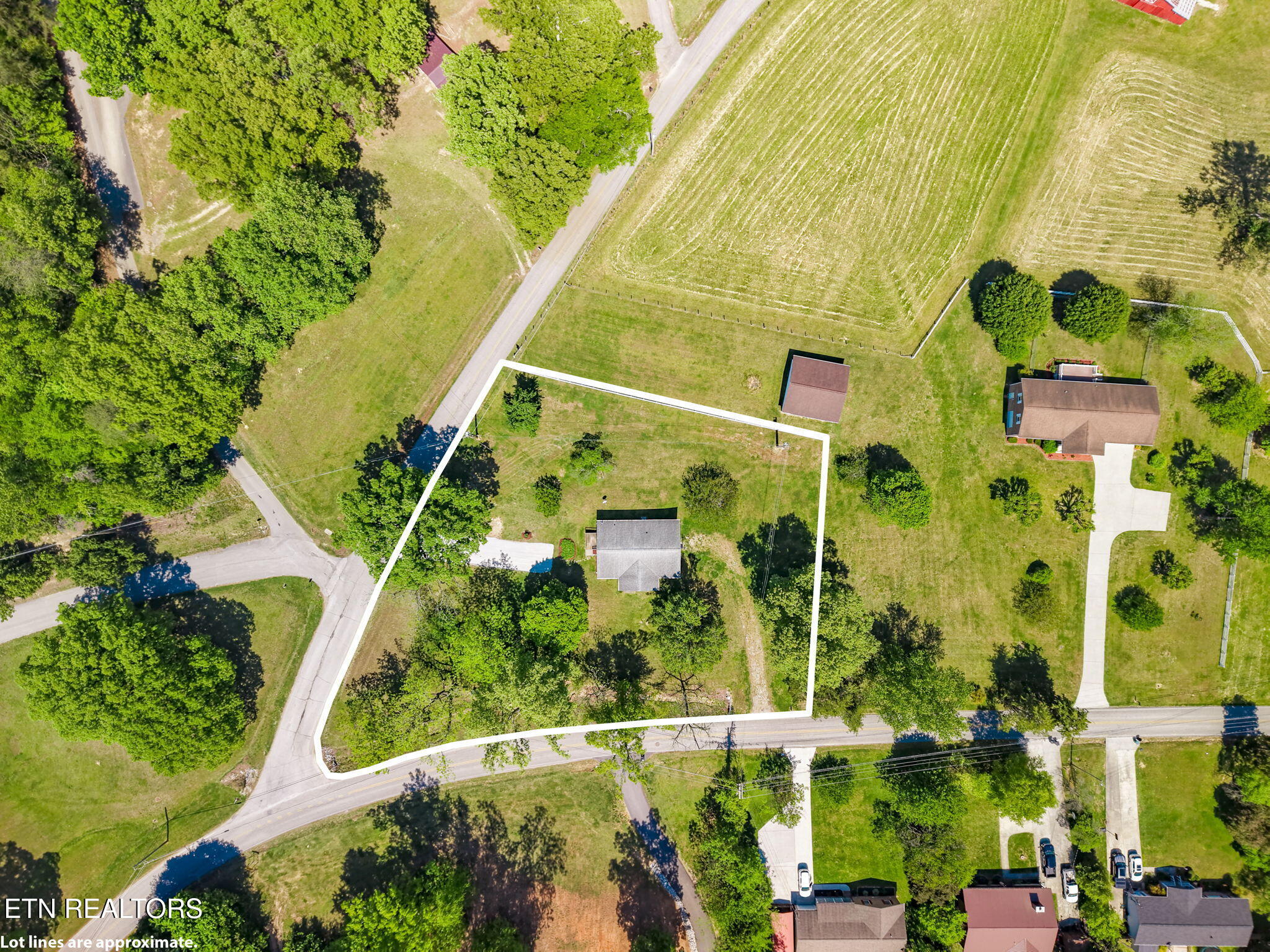 409 Lawnville Road Kingston, TN 37763 - Photo 2 of 29 31-web-or-mls-031--FULL