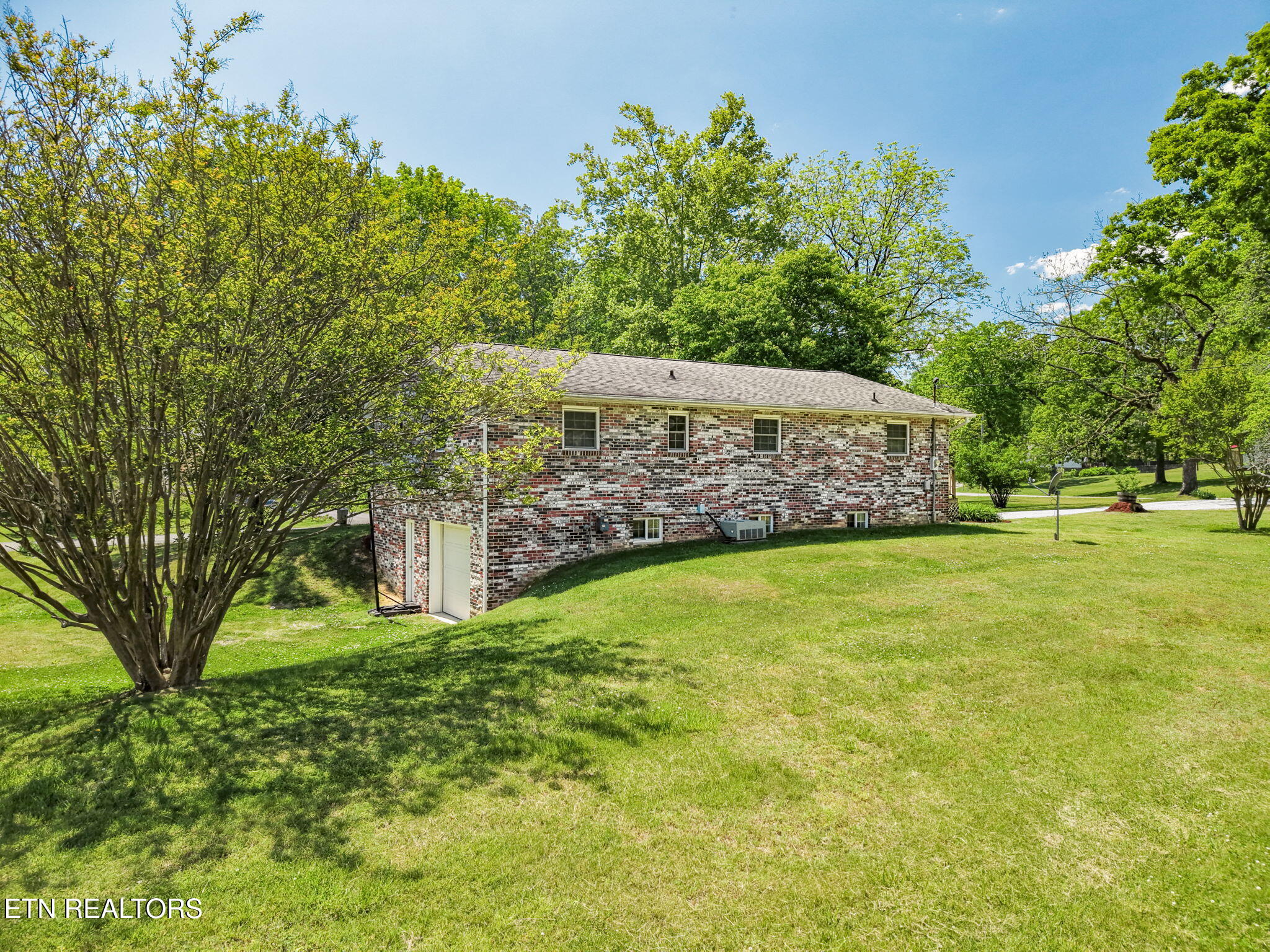 409 Lawnville Road Kingston, TN 37763 - Photo 3 of 29 6-web-or-mls-006--FULL