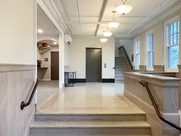 $1,850 | 6 Chatham Street, Unit 204, Worcester, MA 01608