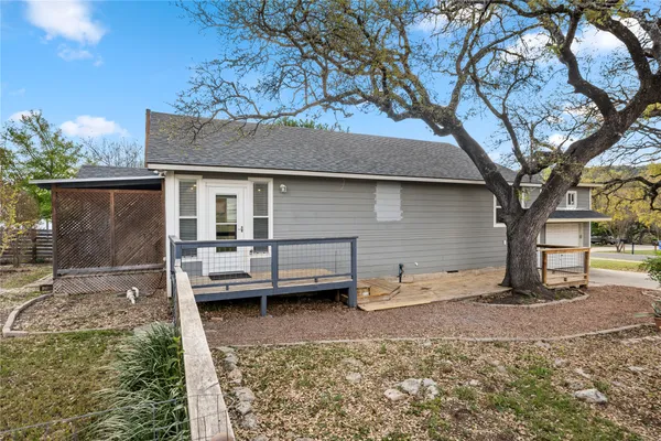 $2,000 | 18000 Lafayette Park Drive, Jonestown, TX 78645