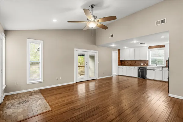 $2,000 | 18000 Lafayette Park Drive, Jonestown, TX 78645