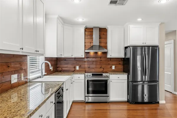 $2,000 | 18000 Lafayette Park Drive, Jonestown, TX 78645