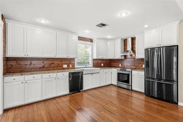 $2,000 | 18000 Lafayette Park Drive, Jonestown, TX 78645