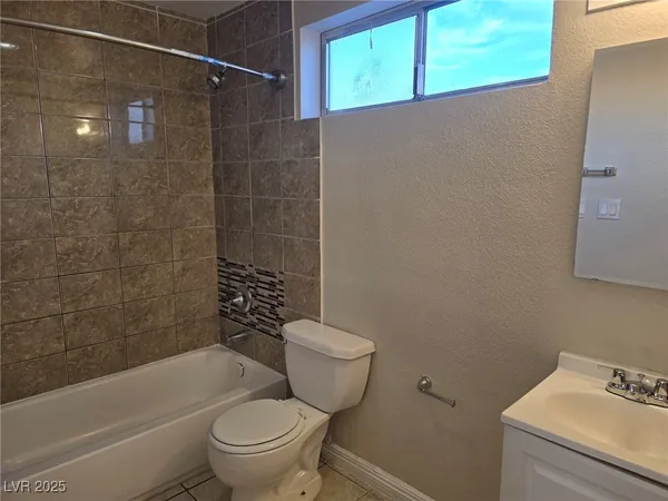 $995 | 1724 Breckenwood Court, Unit 2, Las Vegas, NV 89115