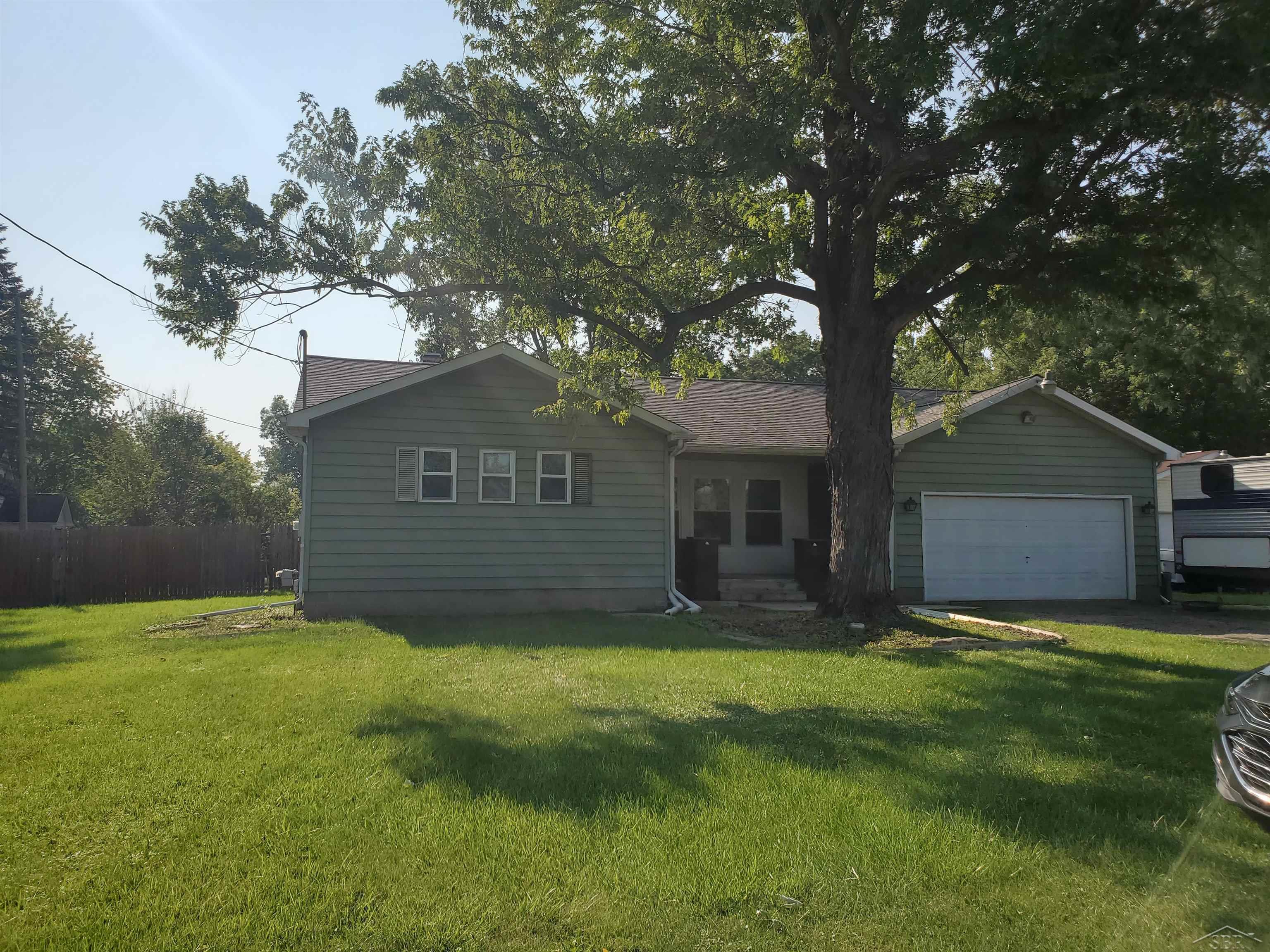 4119 North Belsay Road Flint, MI 48506 - Photo 2 of 33 50120481-1.JPG