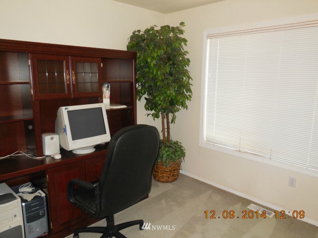 6014 60th Loop Southeast Lacey, WA 98513 - Photo 6 of 25 Gallery Image 6