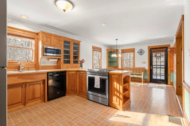 $450,000 | 441 Splitrock Road, Bristol, ME 04539