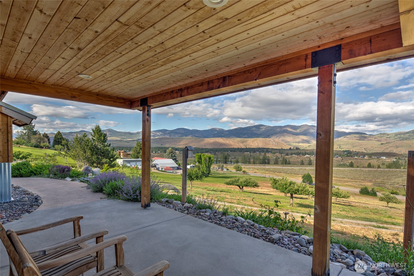 14 Patterson Lake Road Winthrop, WA 98862 - Photo 5 of 38