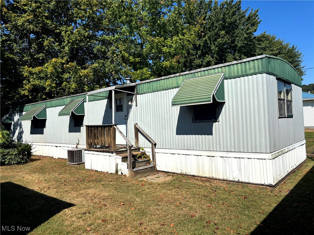 6075 East State Road Newcomerstown, OH 43832 - Photo 5 of 7 Gallery Image 5