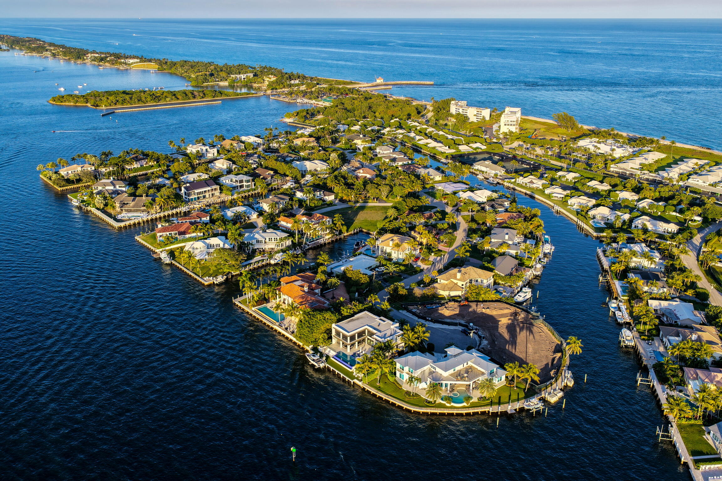 92 Island Drive South Ocean Ridge, FL 33435 - Photo 32 of 35 20260111_215858000_iOS