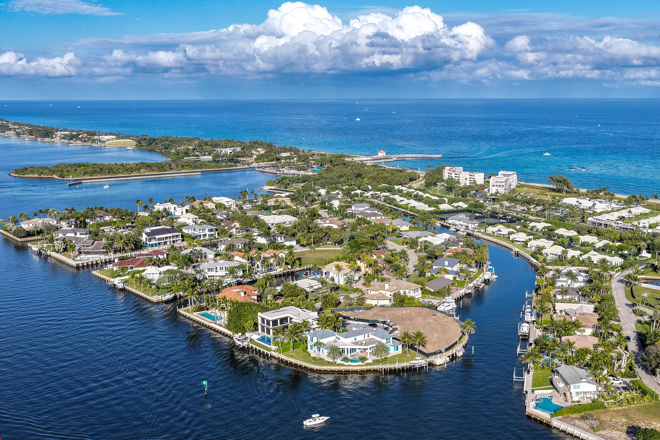 92 Island Drive South Ocean Ridge, FL 33435 - Photo 9 of 35 20260117_204845000_iOS