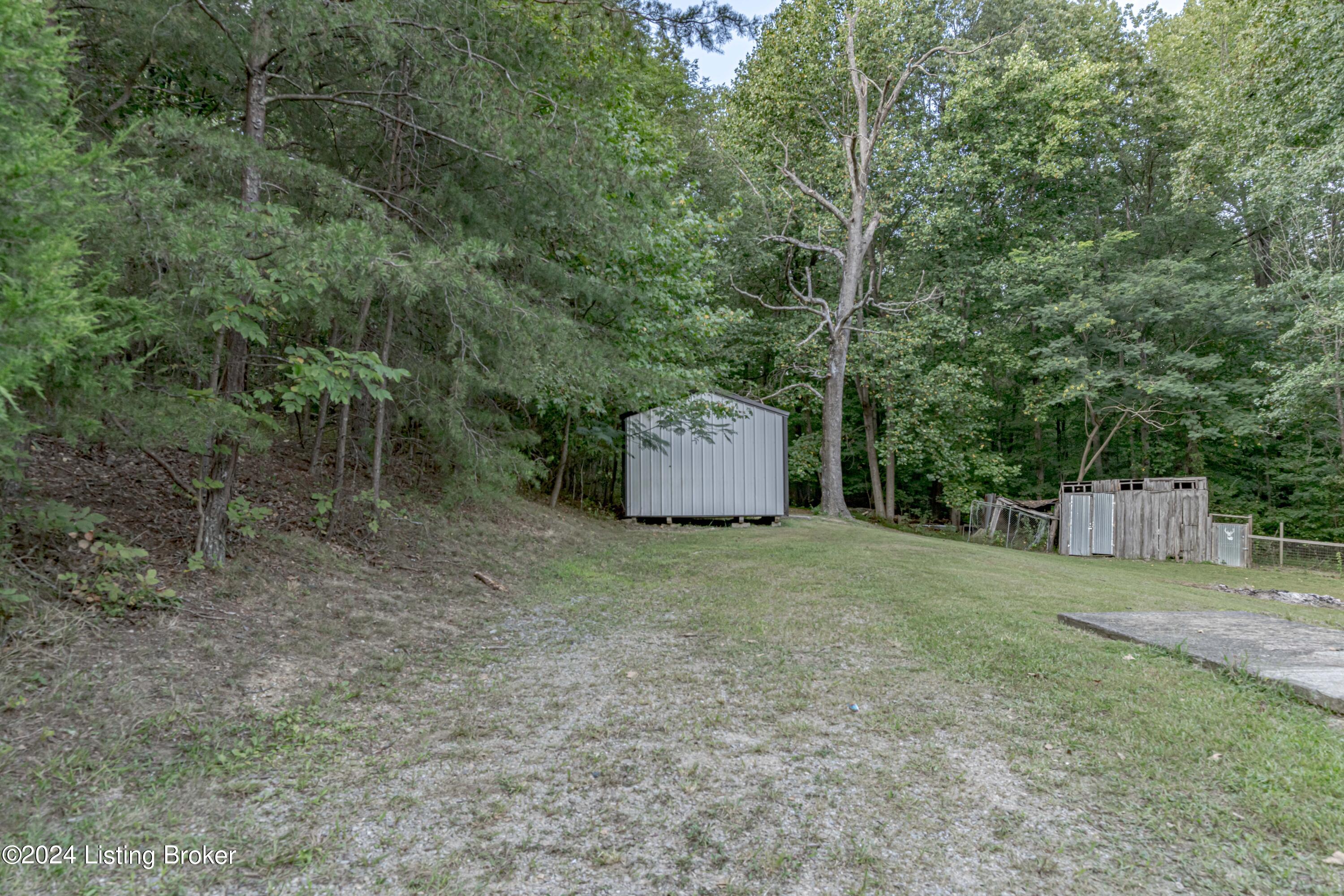 1145 Castleman Branch Road Shepherdsville, KY 40165 - Photo 5 of 43 DSC02796