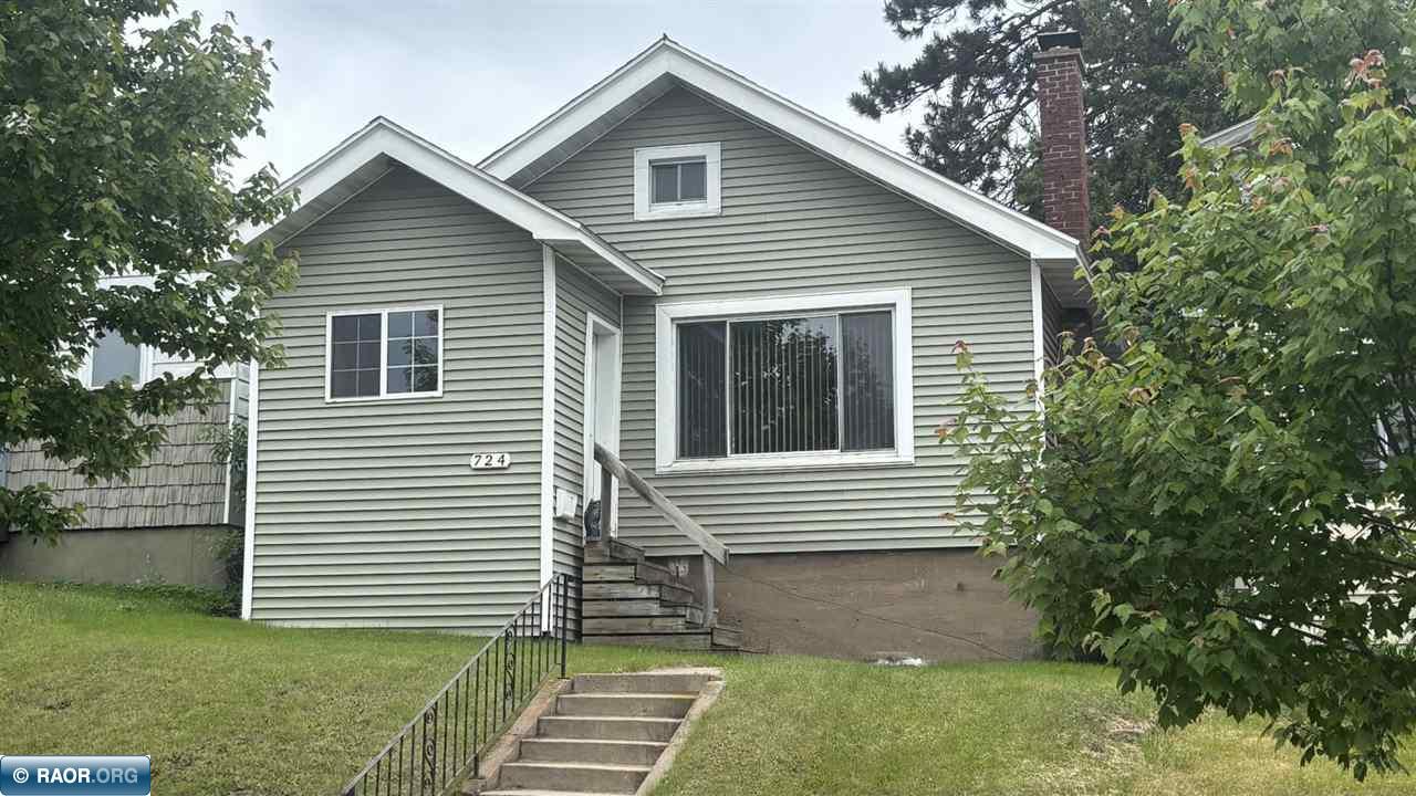 724 Summit Street Eveleth, MN 55734 - Photo 1 of 13