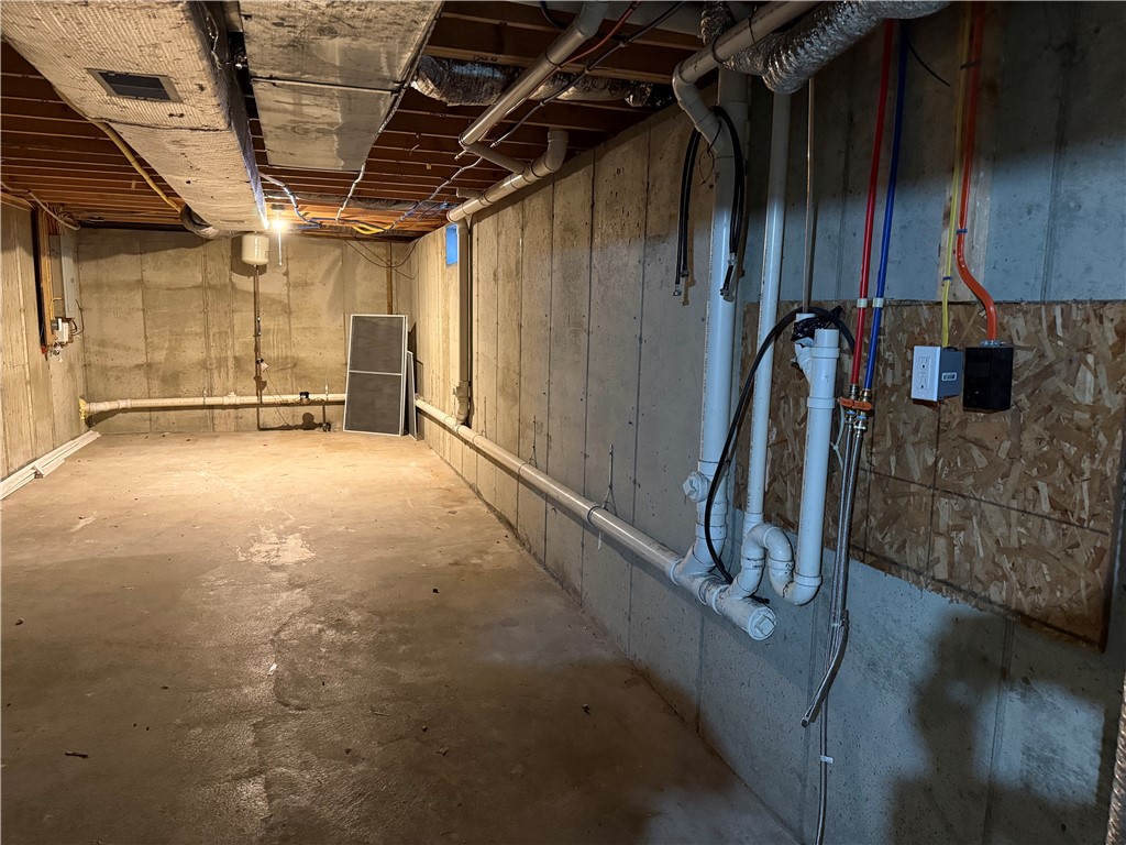 25 Denison Street, Unit 2 Providence, RI 02904 - Photo 10 of 14 Laundry hookups available