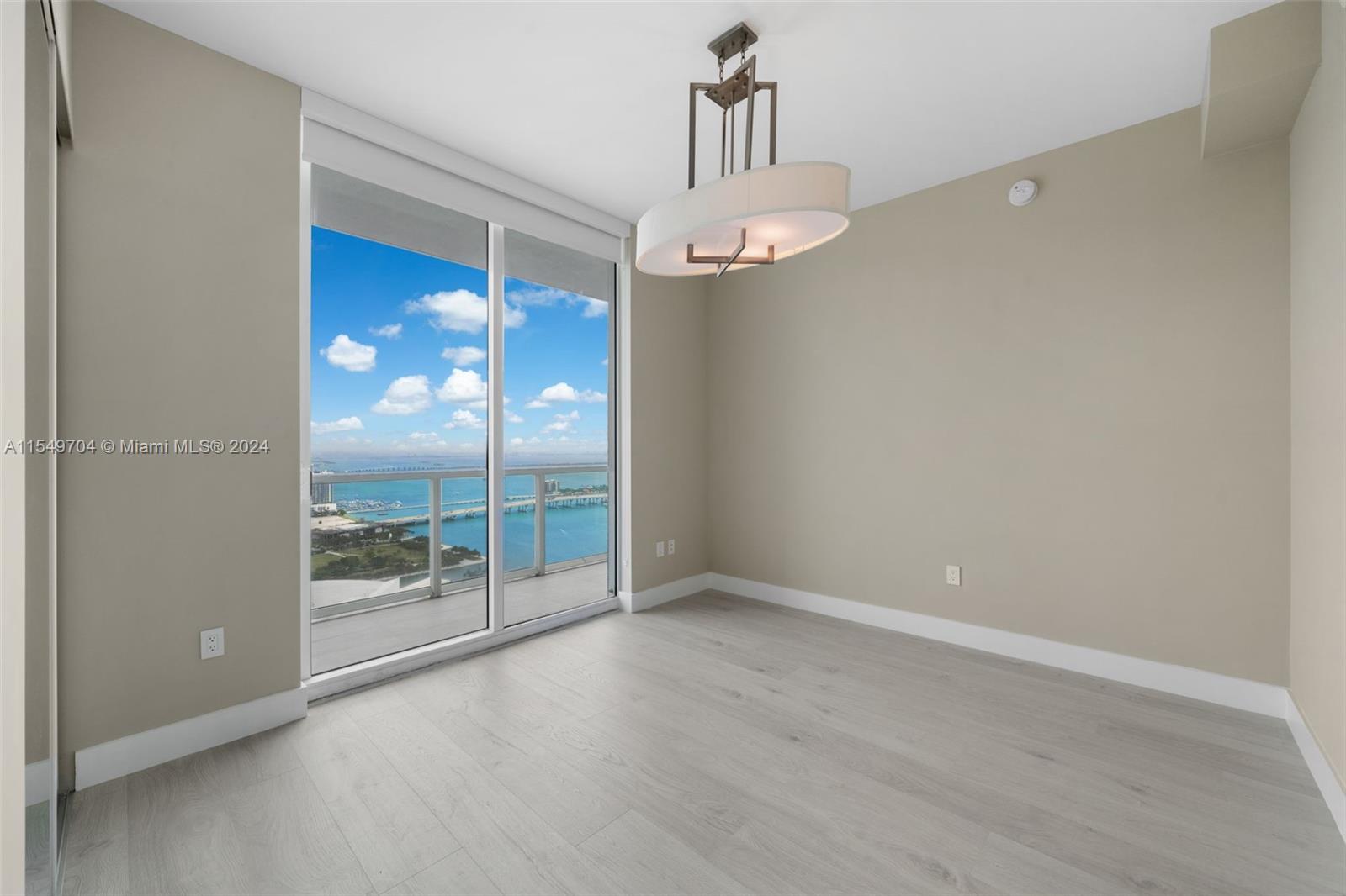 244 Biscayne Boulevard, Unit UPH4904 Miami, FL 33132 - Photo 19 of 49