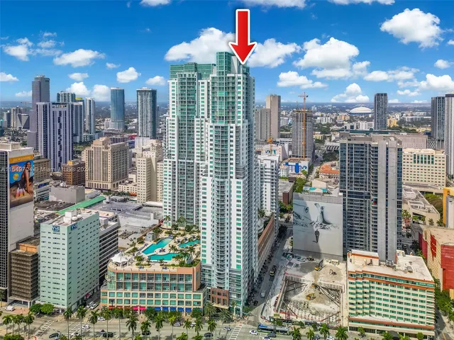 $3,800,000 | 244 Biscayne Boulevard, Unit UPH4904, Miami, FL 33132