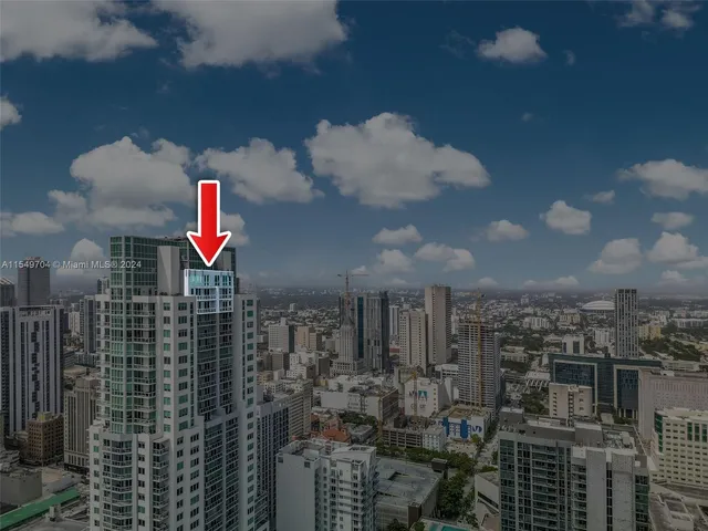 $3,800,000 | 244 Biscayne Boulevard, Unit UPH4904, Miami, FL 33132