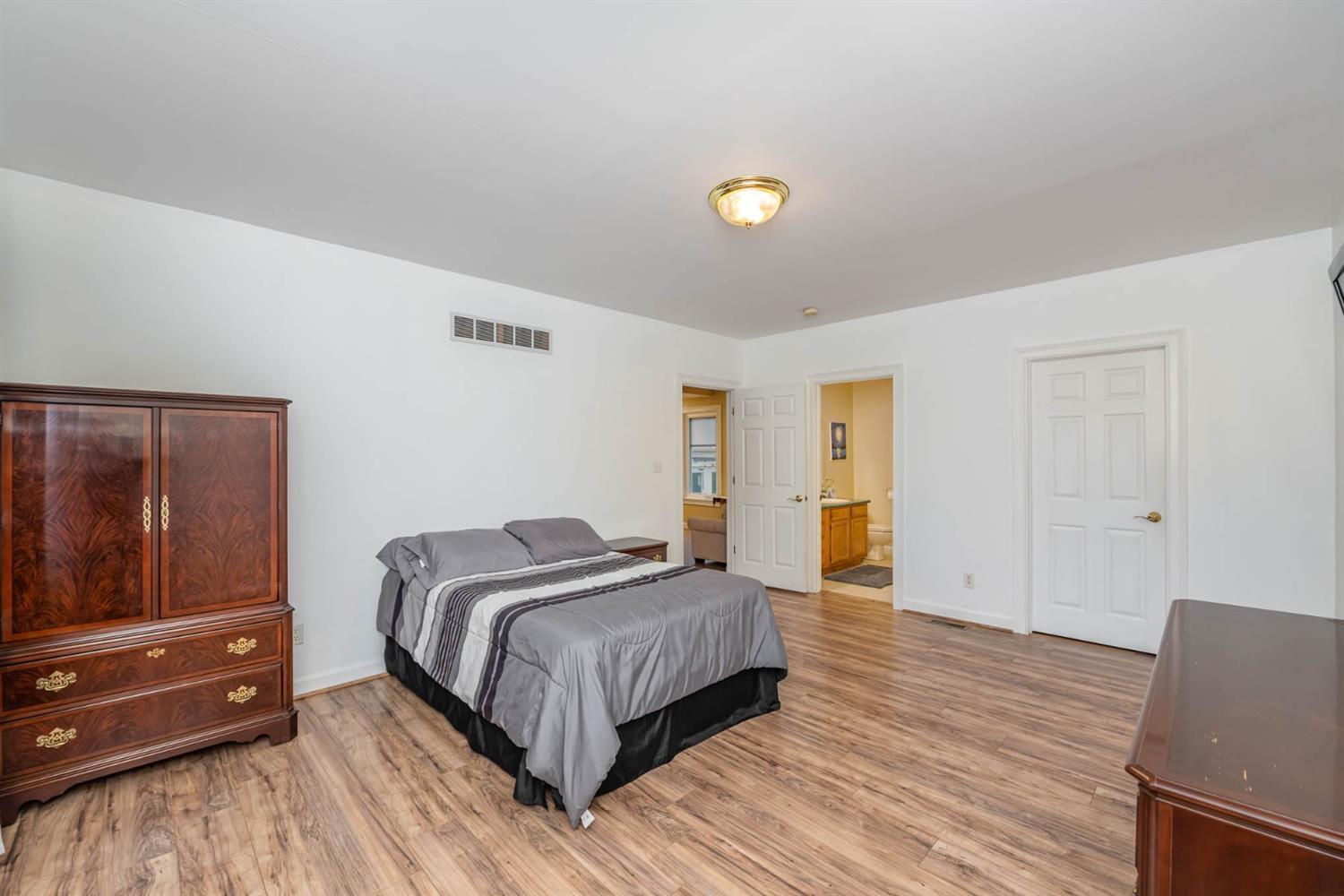 6343 Euclid Road Madeira, OH 45236 - Photo 20 of 35 Gallery Image 20