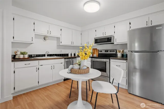 $495,000 | 6876 Helena Street, Clinton, WA 98236