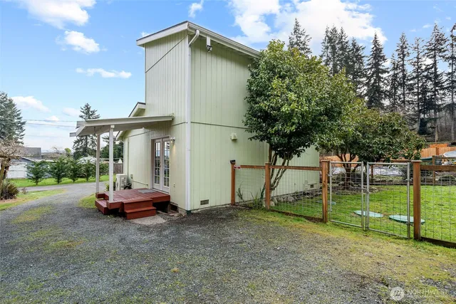 $495,000 | 6876 Helena Street, Clinton, WA 98236