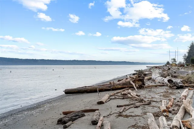 $495,000 | 6876 Helena Street, Clinton, WA 98236