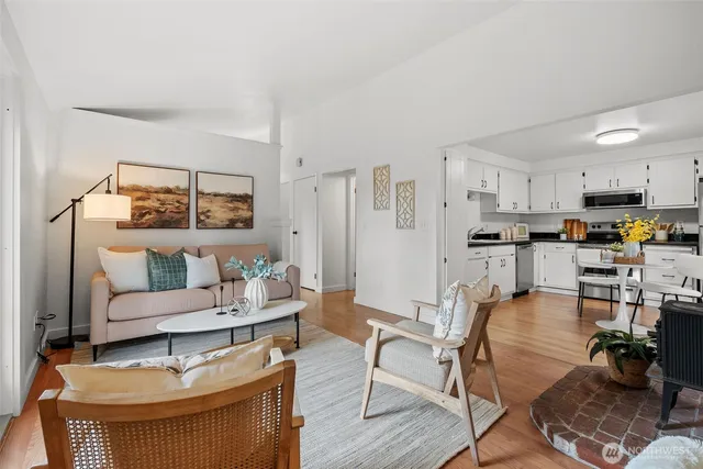 $495,000 | 6876 Helena Street, Clinton, WA 98236