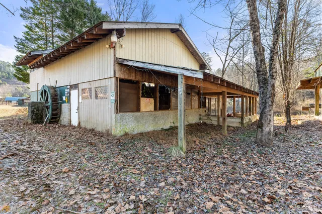 $1,618,900 | 23 Joy Bridge Road, Lakemont, GA 30552