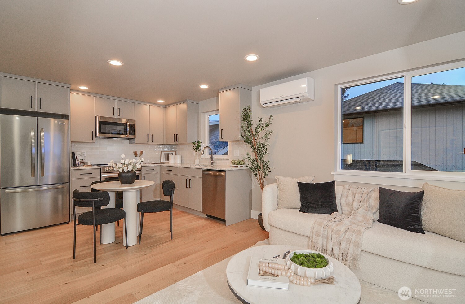 4319 Southwest 102nd Street Seattle, WA 98146 - Photo 14 of 24