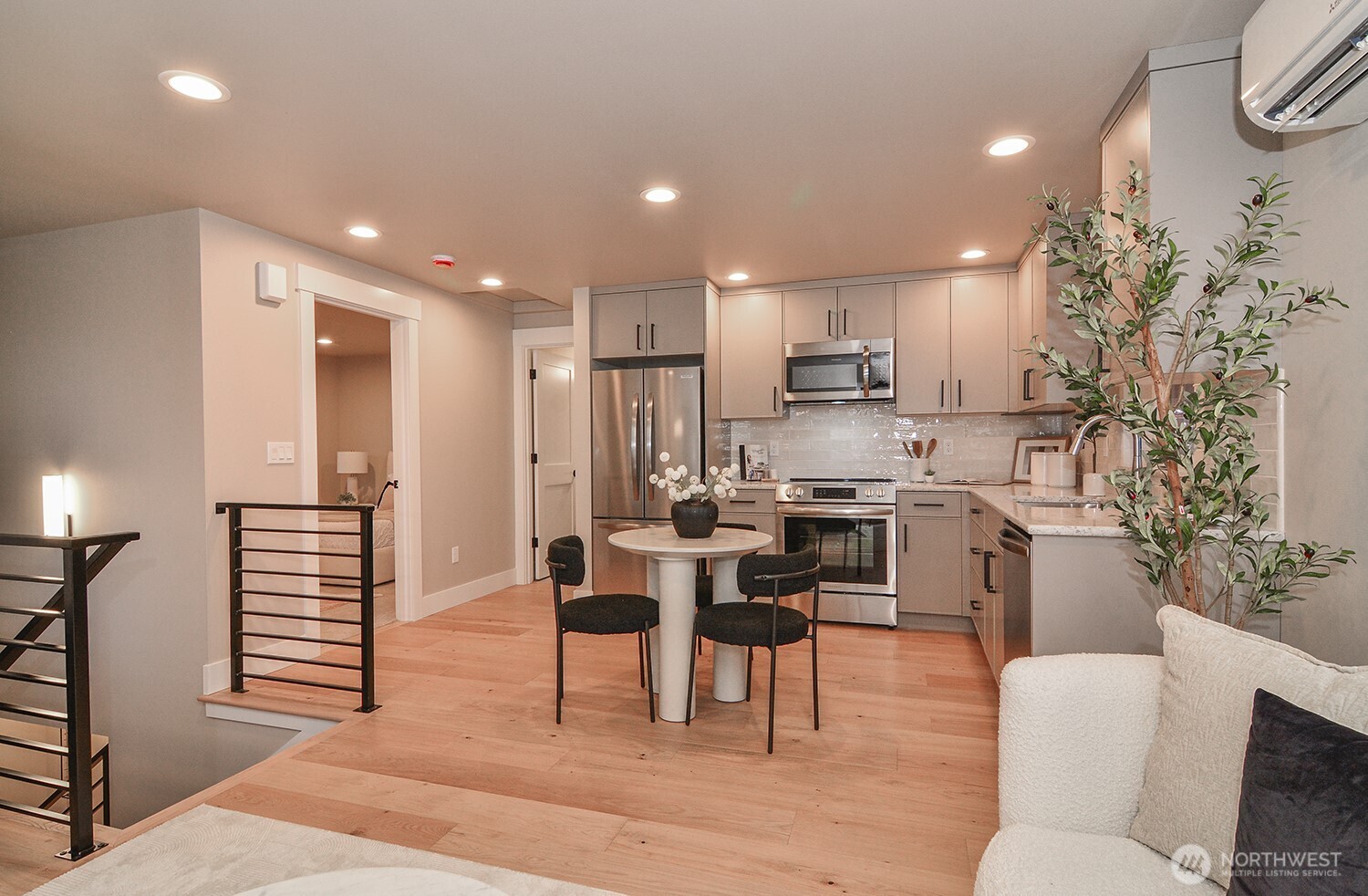 4319 Southwest 102nd Street Seattle, WA 98146 - Photo 15 of 24