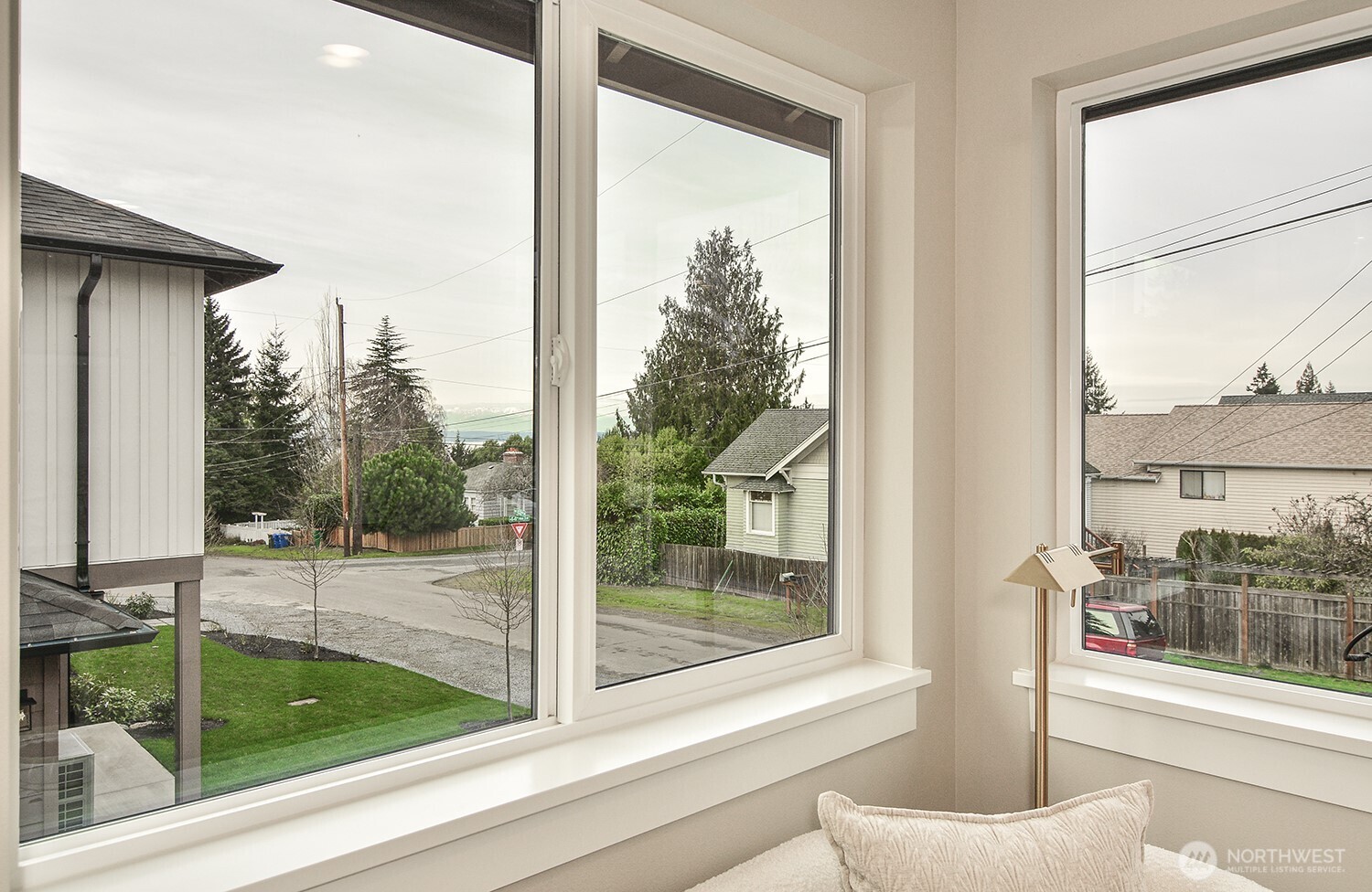 4319 Southwest 102nd Street Seattle, WA 98146 - Photo 17 of 24