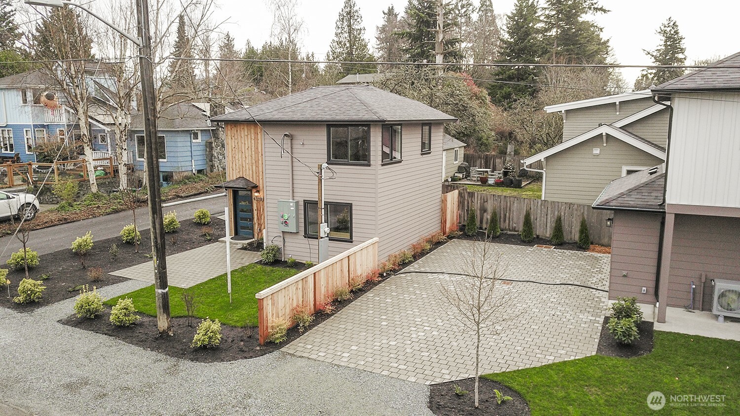 4319 Southwest 102nd Street Seattle, WA 98146 - Photo 5 of 24